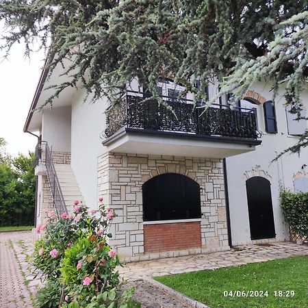 הוילה סירמיונה Il Capriccio Di Silvia מראה חיצוני תמונה